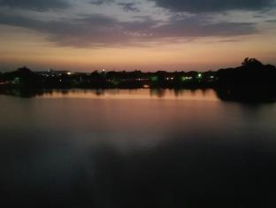 Hotel Shiv Lake Bhuj Ngoại thất bức ảnh